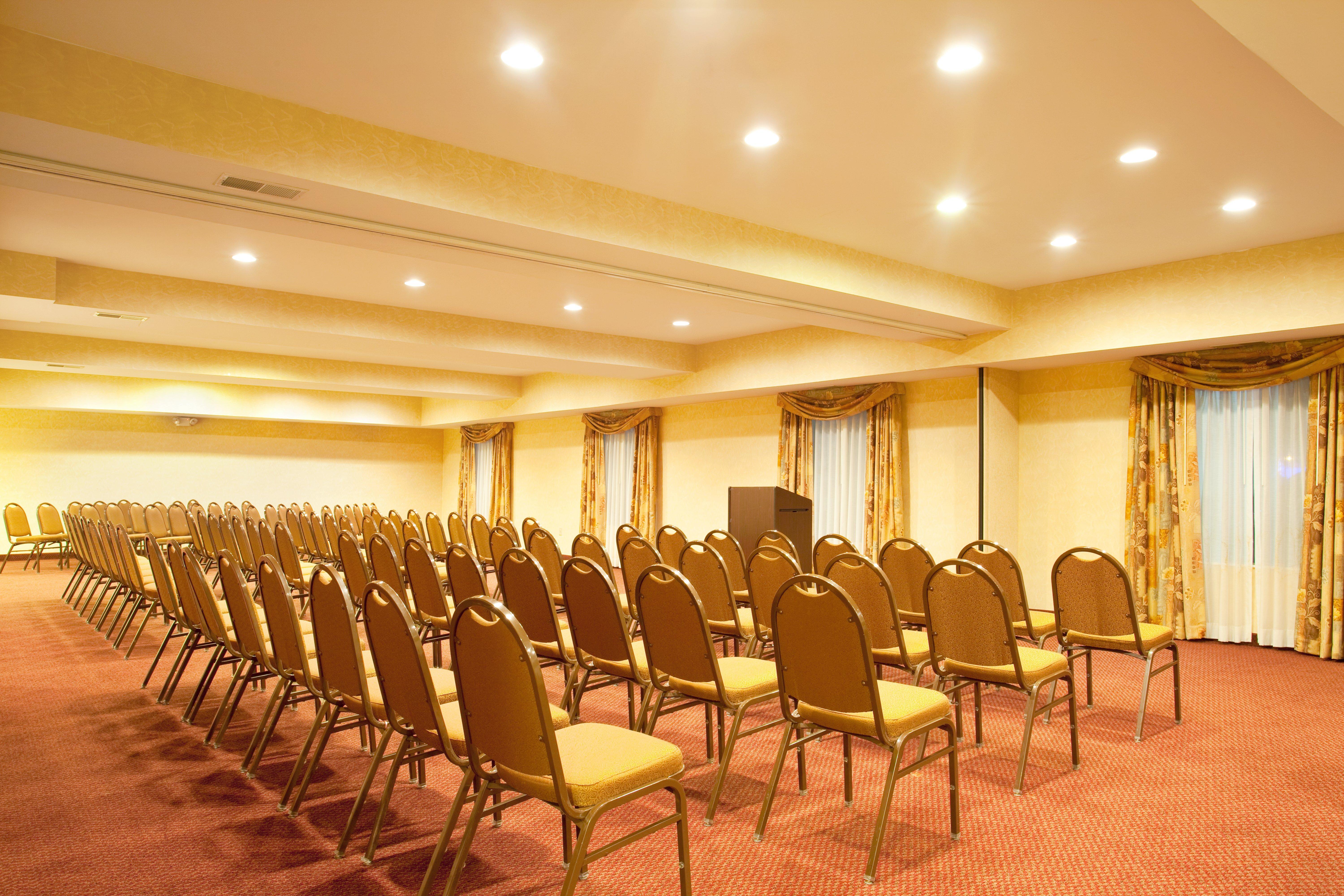 Best Western Plus Bourbonnais Hotel & Suites Exteriör bild