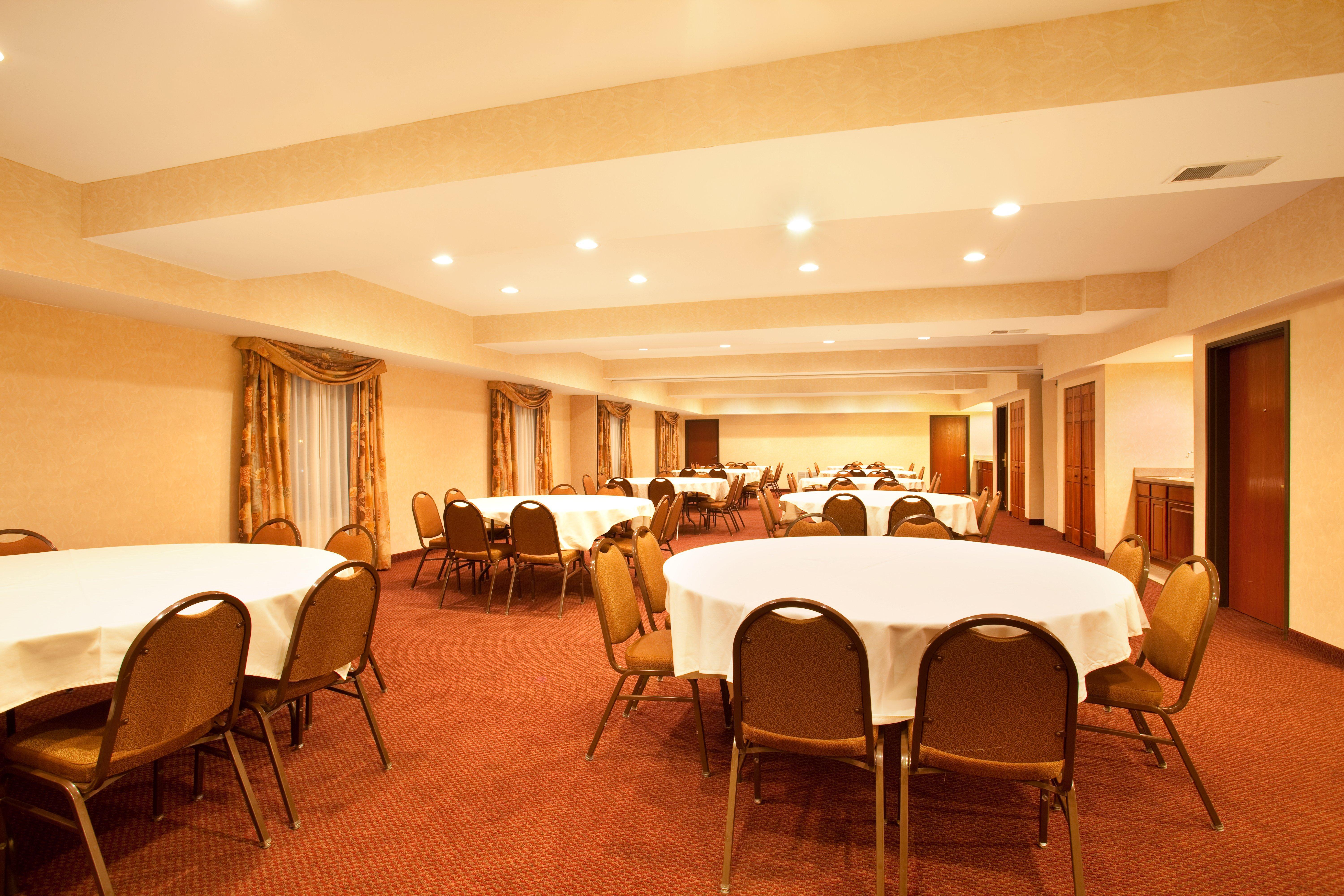 Best Western Plus Bourbonnais Hotel & Suites Exteriör bild