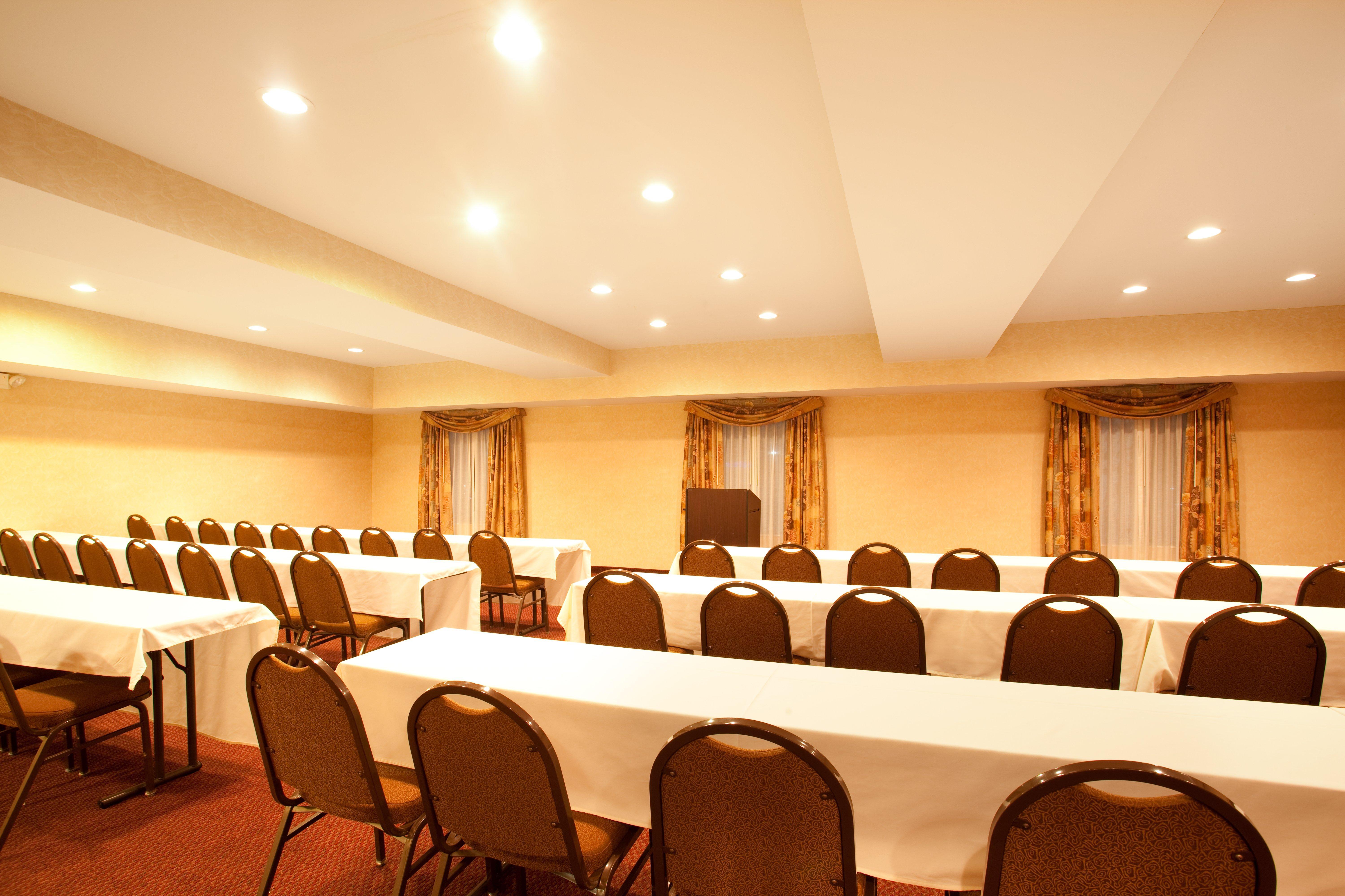 Best Western Plus Bourbonnais Hotel & Suites Exteriör bild