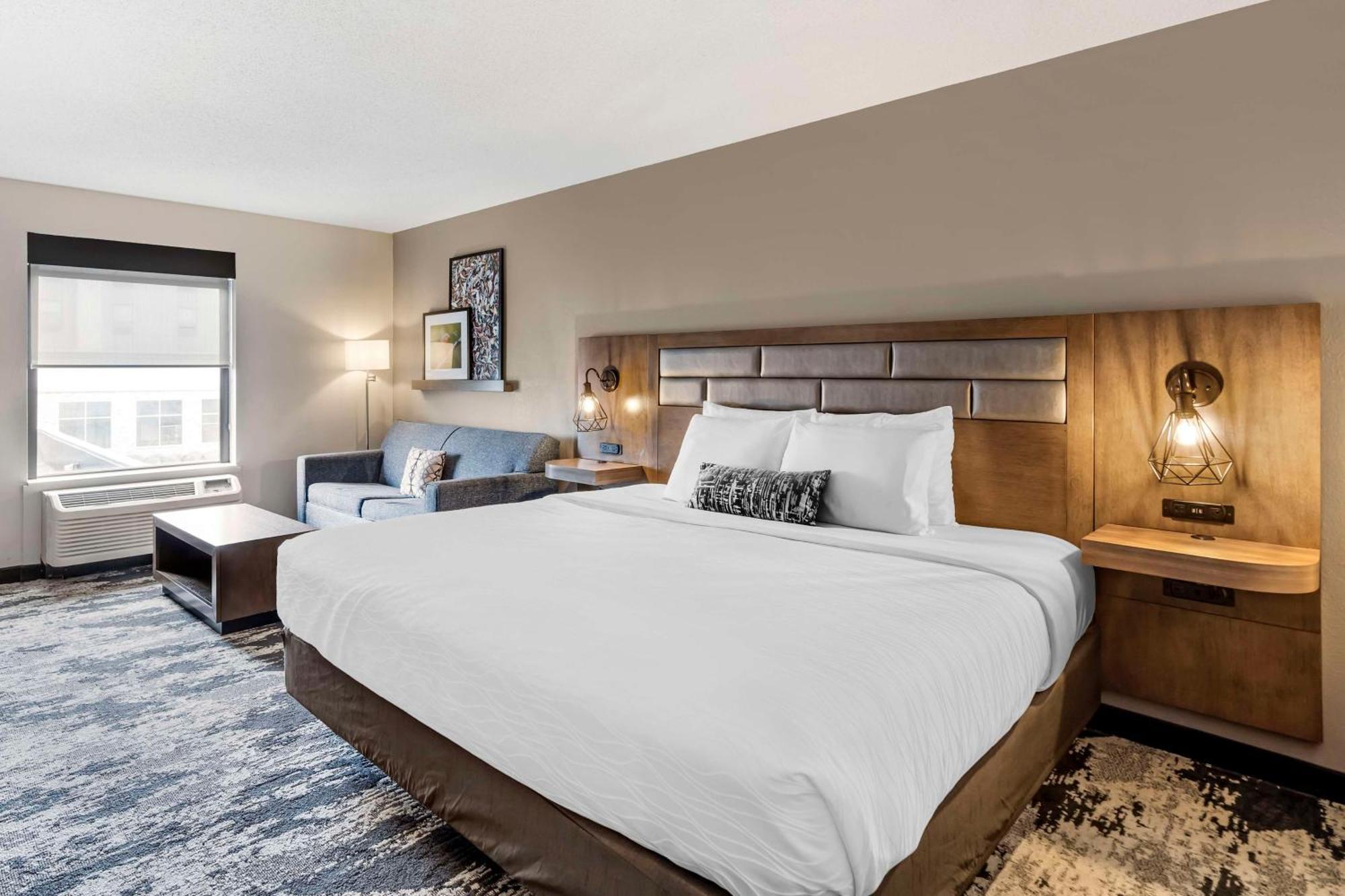 Best Western Plus Bourbonnais Hotel & Suites Exteriör bild