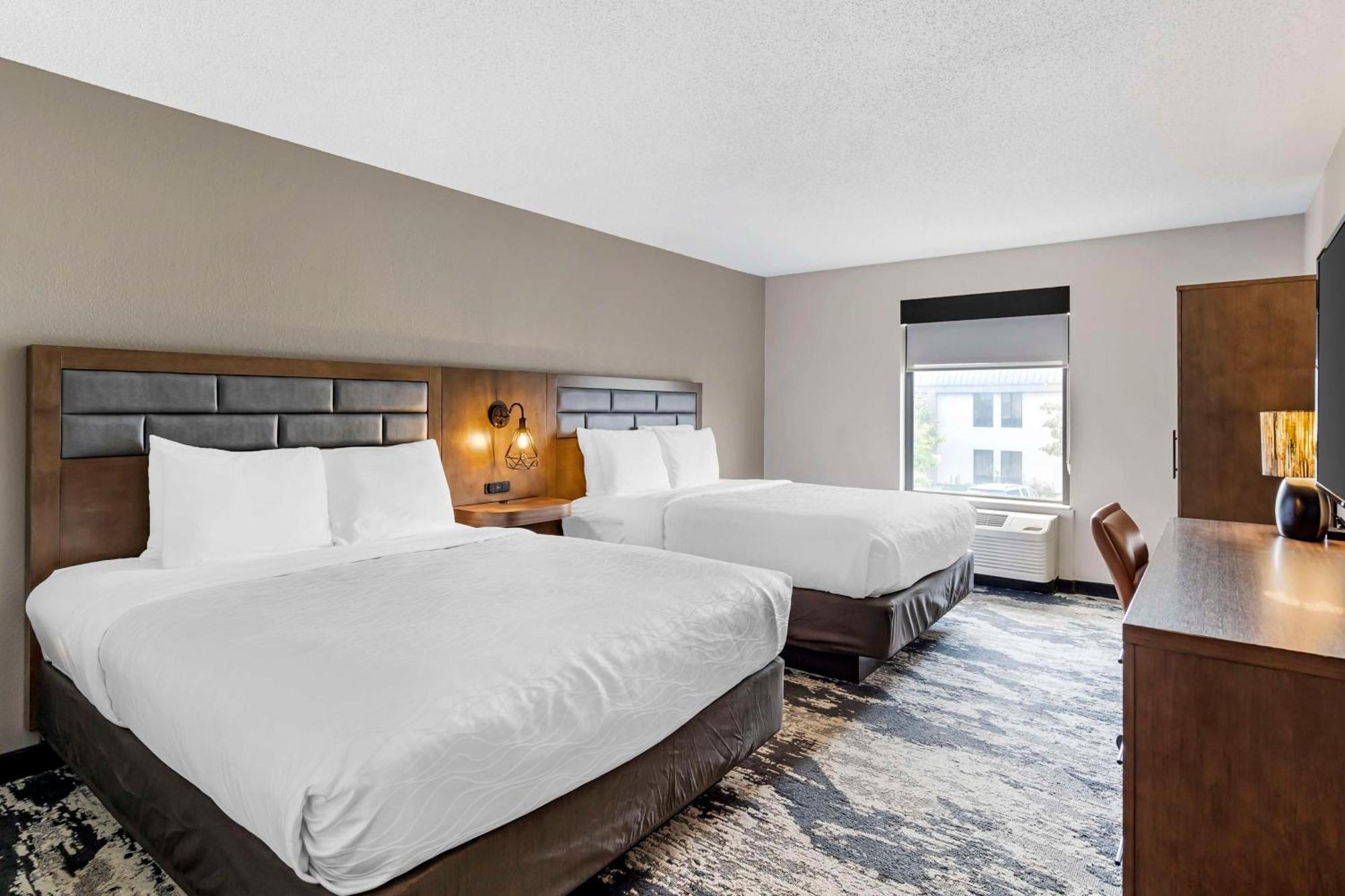 Best Western Plus Bourbonnais Hotel & Suites Exteriör bild